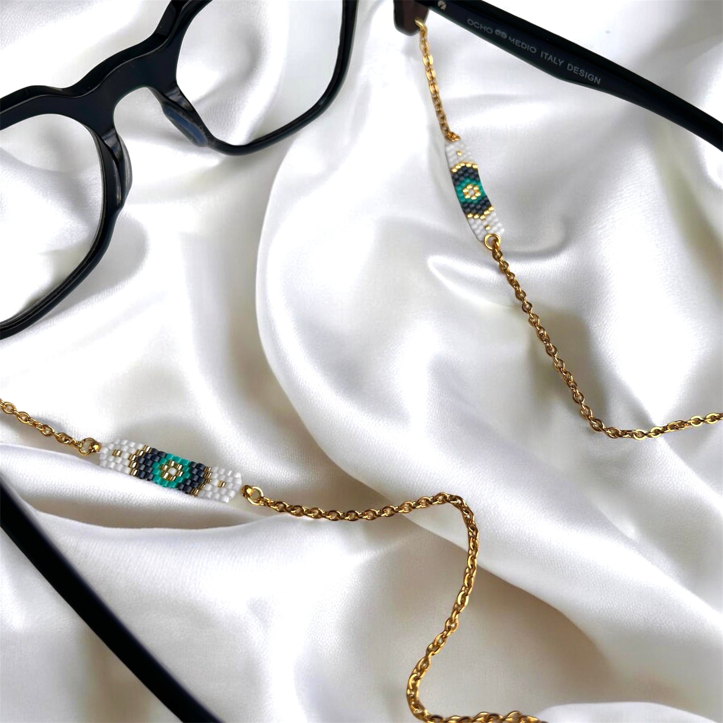 CUELGA GAFAS MIYUKI AURA