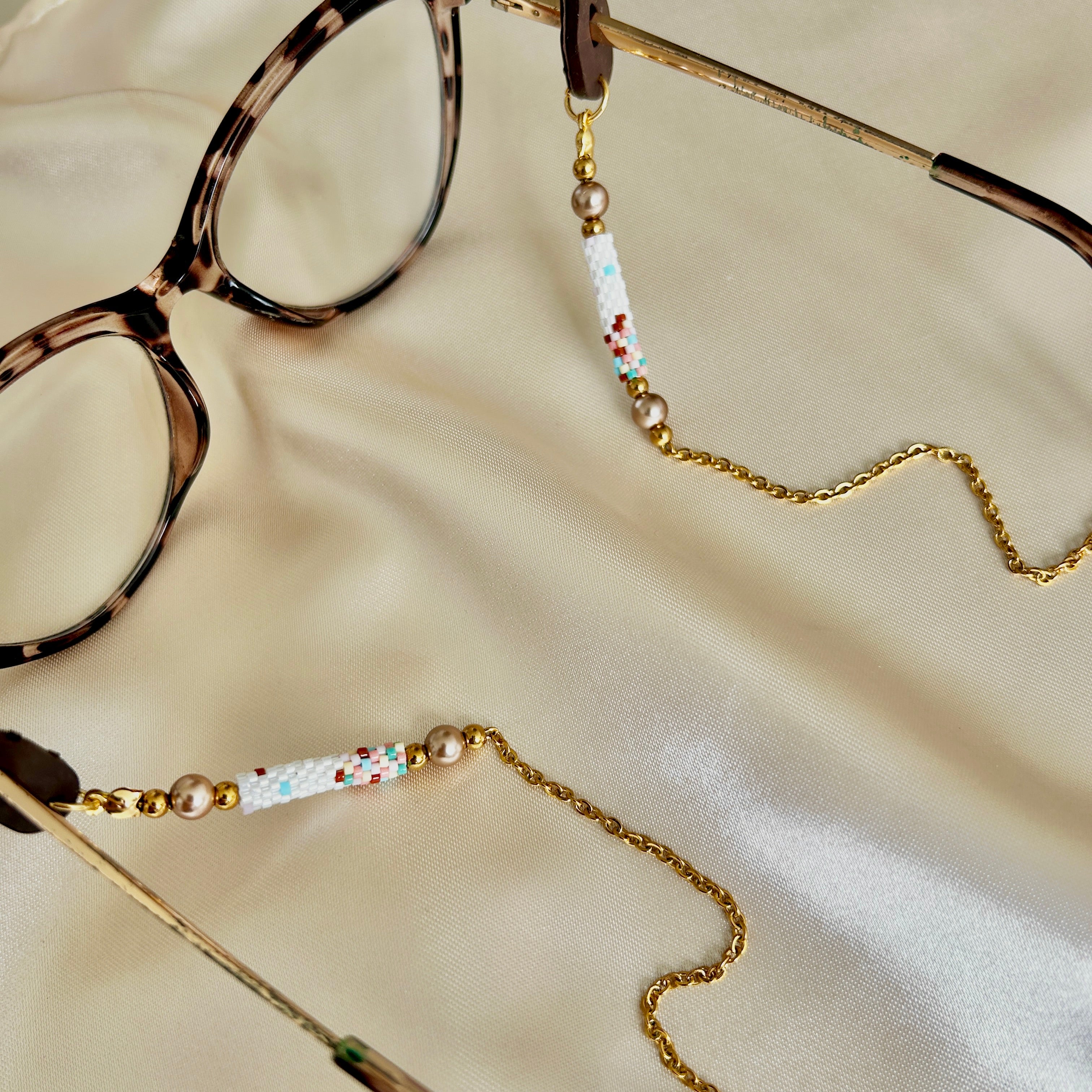 COLECCIÓN CUELGA GAFAS MIYUKI