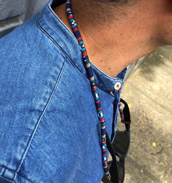 CUELGA GAFAS ÉTNICO CHOLADO