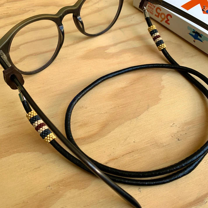 COLECCIÓN CUELGA GAFAS CUERO